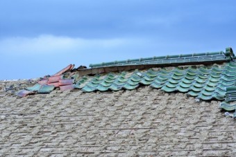 台風 瓦落ちてる 2019.1.27