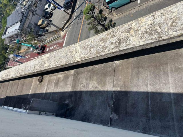 福岡市南区のペットクリニック屋上の劣化状況