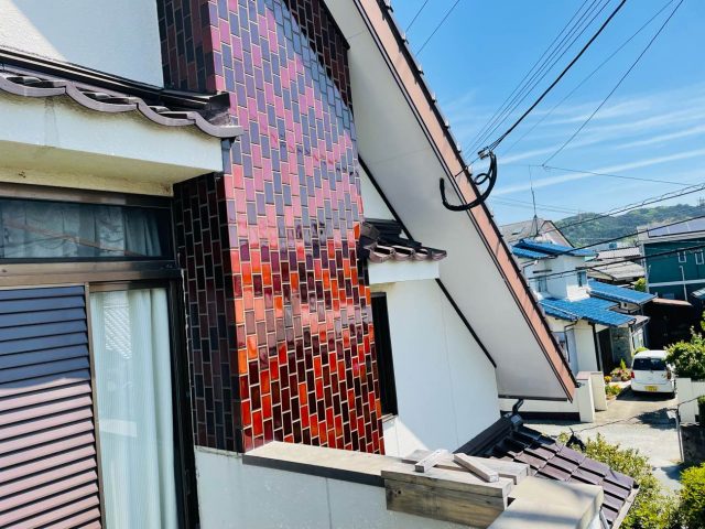 糟屋郡須惠町にて屋根と煙突の雨漏りチェック中