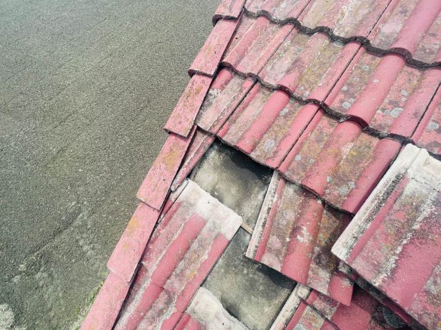 粕屋町の防水紙も劣化していた屋根