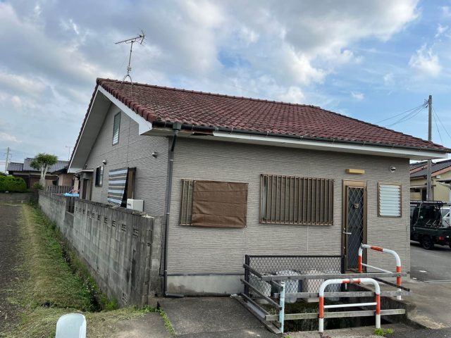 粕屋町で雨漏り調査を実施した平屋