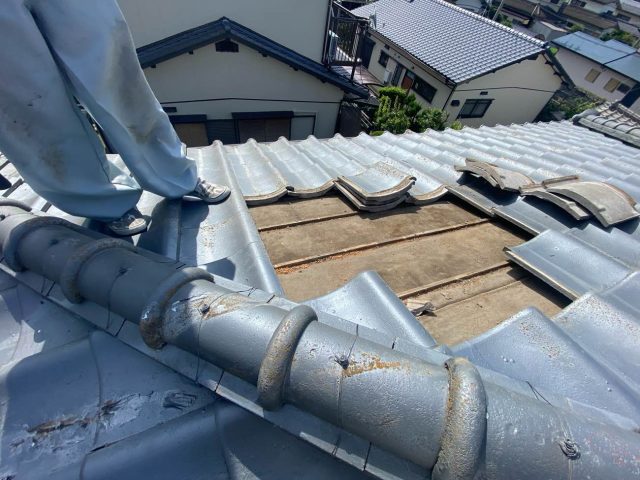 宇美町の葺き直し工事で見えてきた古い防水紙