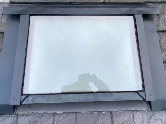 福岡市西区にて板金修理された天窓