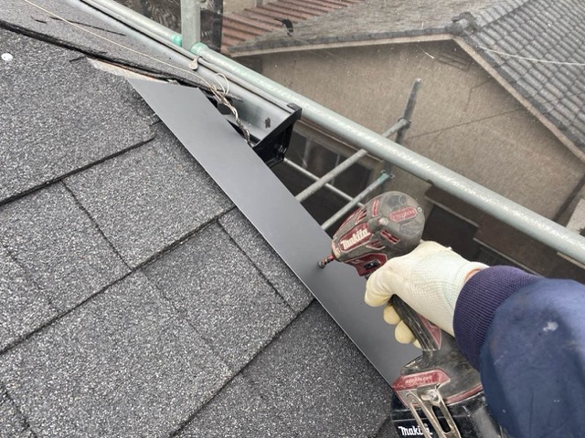 屋根カバー工法、板金の施工