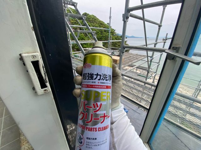 糸島市の補修工事に使用するスーパーパーツクリーナー840