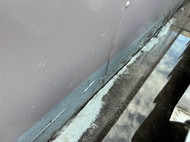 糸島市の雨漏りしていた折板屋根の隅