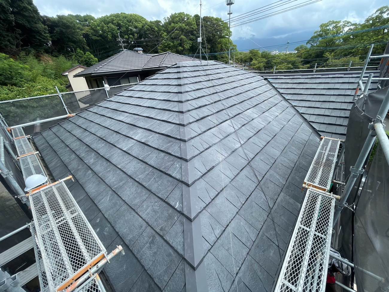 ルーガ　鉄平屋根カバー完了