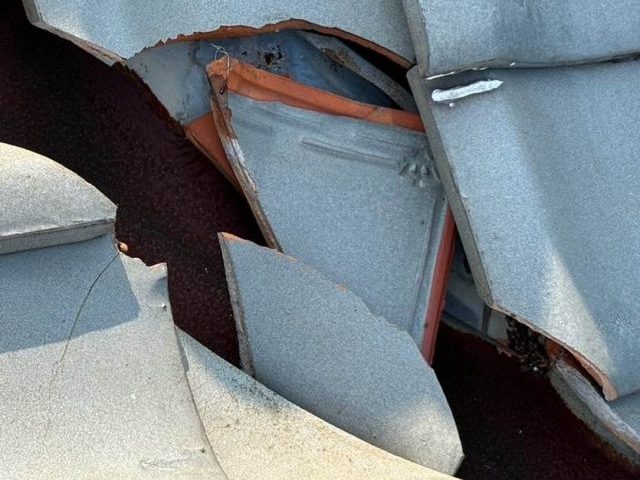 福岡市中央区の大きく破損した瓦