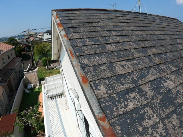 糟屋郡篠栗町の錆びた板金と劣化したカラーベスト