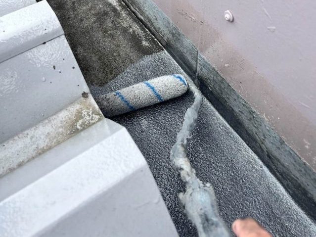 糸島市でウレタン防水のプライマー塗布