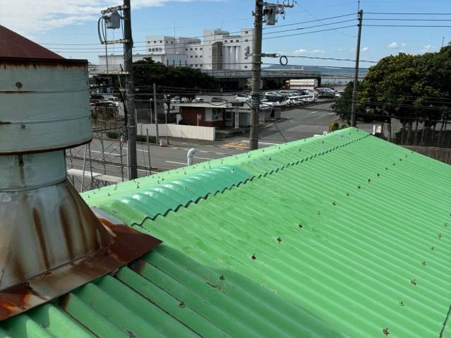 福岡市東区の破損した波形スレートの補修が終了