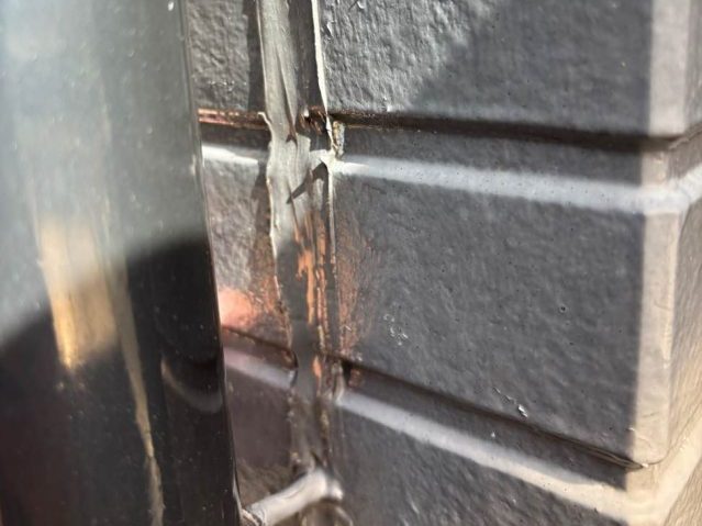 糸島市で外壁調査で見つかったコーキングの劣化