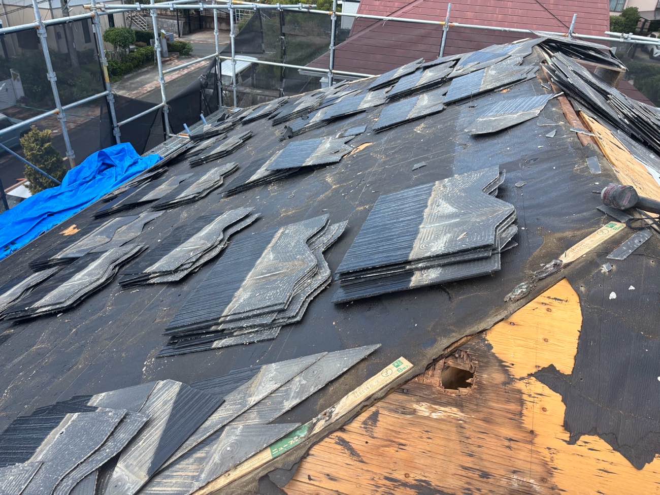 筑紫野市｜天窓を撤去し屋根葺き替え工事｜スーパーガルテクトと遮熱ノアガードⅡを使用