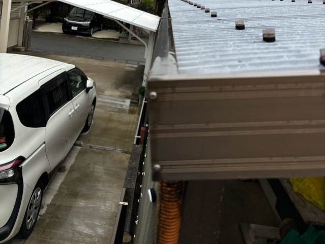 糟屋郡須恵町でカーポートの調査、雨樋の破損による排水不良で、漏水の恐れ