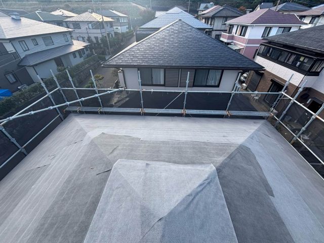 福岡市西区の防水シートが敷かれた屋根