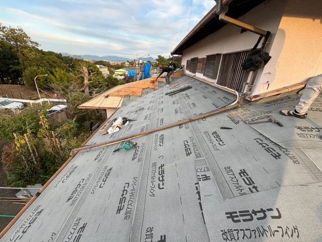 福岡市中央区で新しく交換された屋根のルーフィング