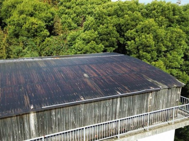 福岡市東区で屋根の雨漏りを放置していた倉庫