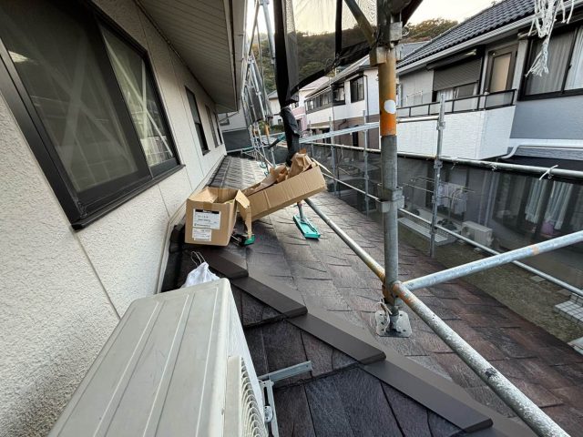 福岡市西区の屋根カバー工事と外壁の塗装を行った住宅