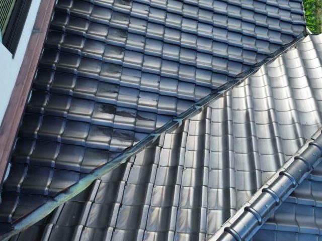 春日市で劣化が見つかった屋根の谷板金