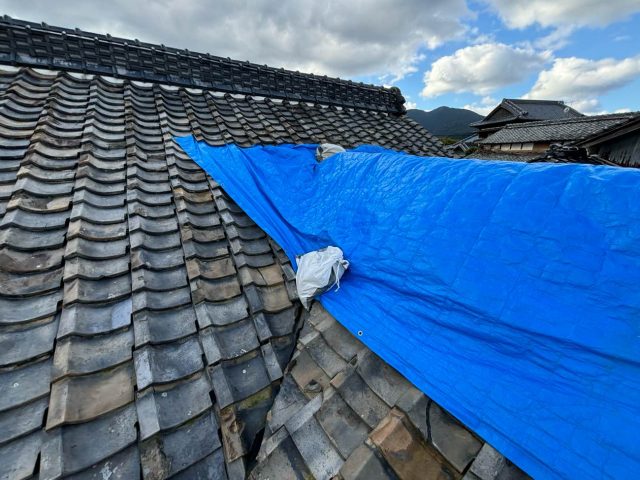 糸島市の雨漏りした古い瓦屋根