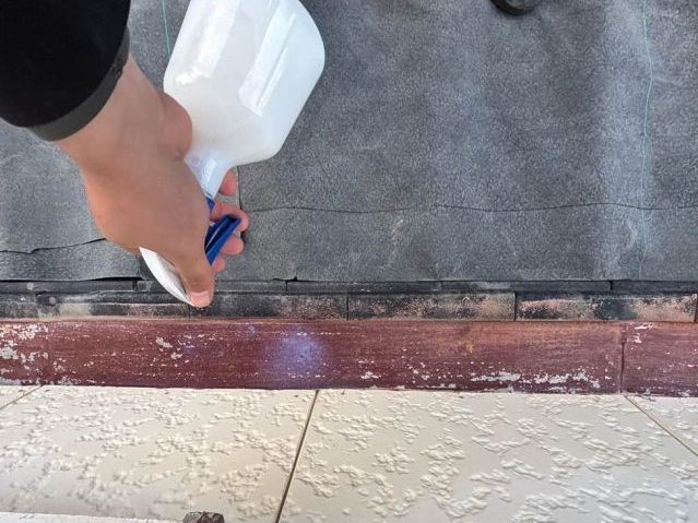 糸島市で防水紙上貼りに伴うプライマーの塗布