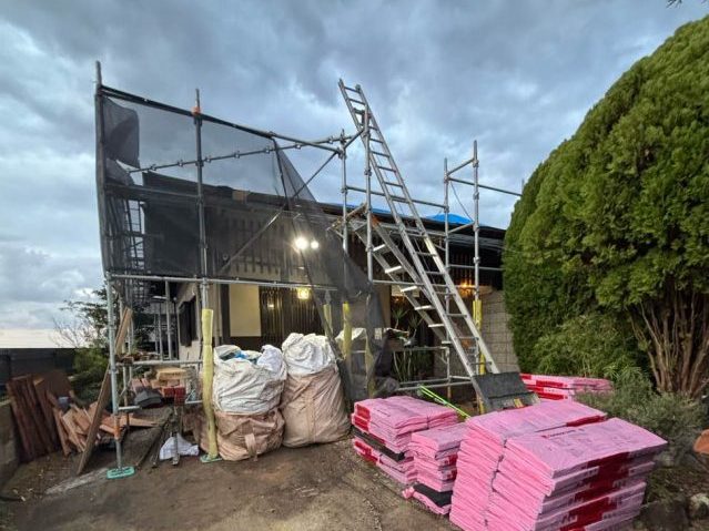 福岡市南区の葺き替え工事における足場の仮設