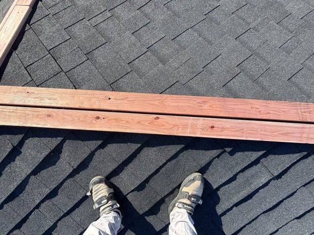 福岡市南区の棟板金の下地「貫板」
