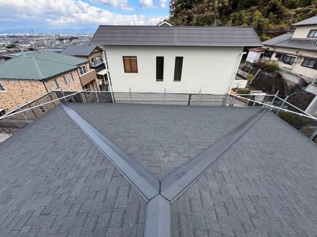 福岡市南区で葺き替え工事が完了した平屋の屋根
