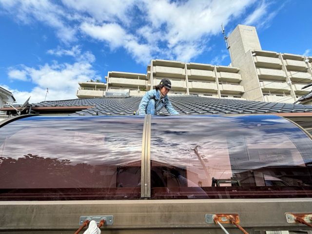糸島市にてタキロンプレートで仕上がっていく新しい屋根