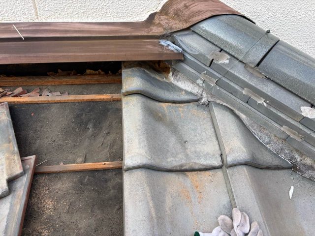 那珂川市の瓦葺き直し工事に伴う瓦取り外し