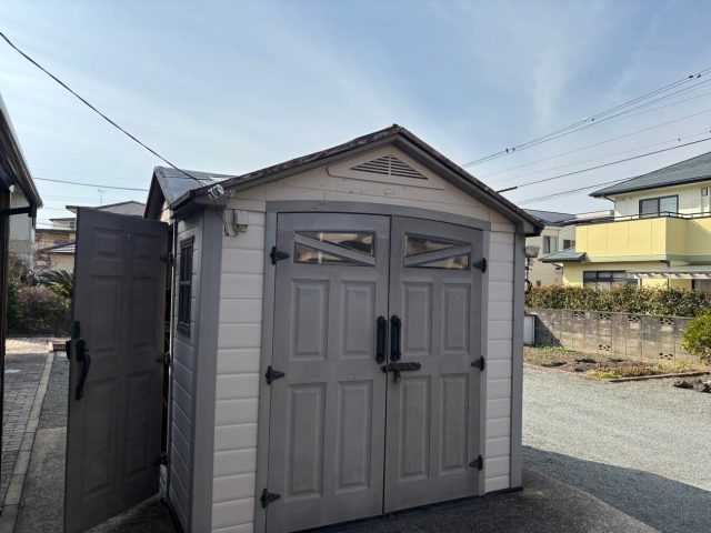 福岡市西区にて雨漏りした物置の現地調査｜金属屋根の修繕をご提案