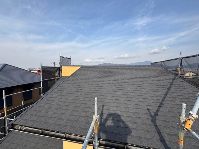 大野城市にて「オークリッジスーパー」オニキスブラックを使用した屋根カバー工事