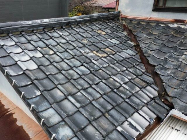 福岡市西区の錆びた谷板金