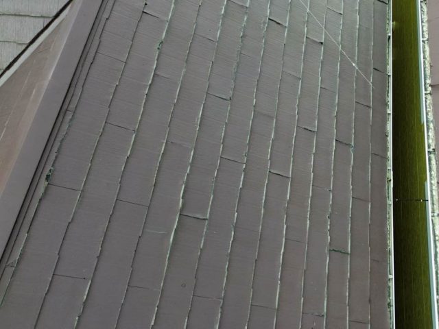 福岡市博多区の劣化が目立つアパートの屋根