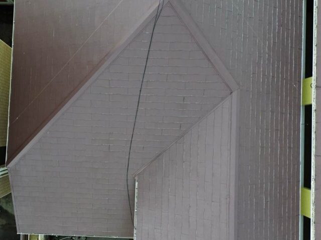 福岡市博多区の経年劣化したアパートのスレート屋根