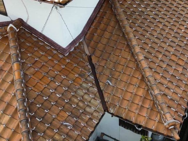 福岡市早良区の雨漏り原因の谷板金