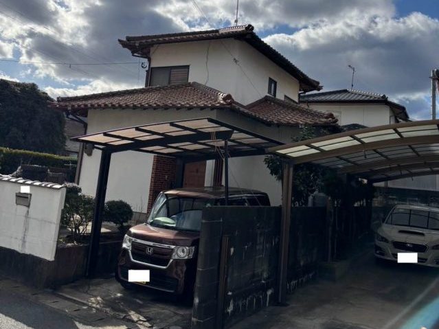 福岡市早良区にて瓦屋根の雨漏り調査。劣化した谷板金と釘穴が原因か?改修工事をご提案
