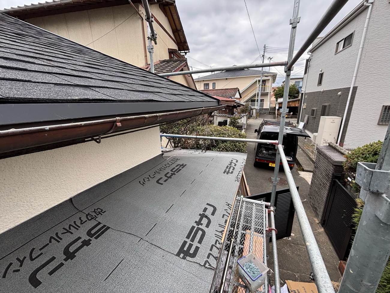 糸島市物件、瓦屋根、雨漏り、塗装が原因の雨漏り、屋根の葺き替え工事