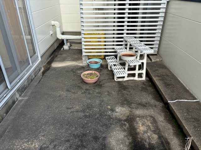 粕屋町の雨漏り原因と考えられたベランダ