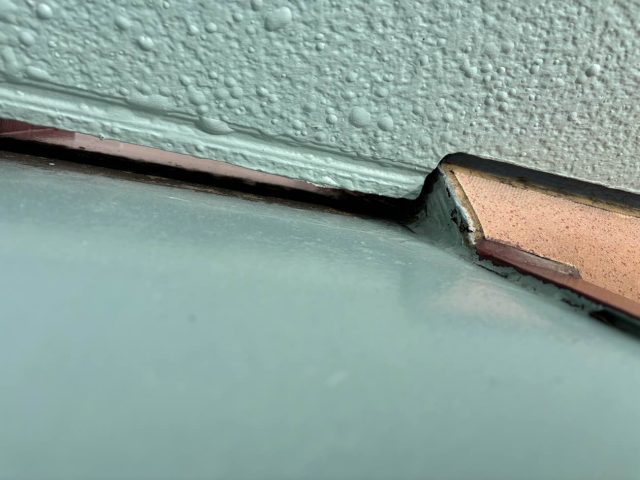 福岡市東区｜増築後に発生した雨漏りの原因調査と隙間への防水工事の必要性