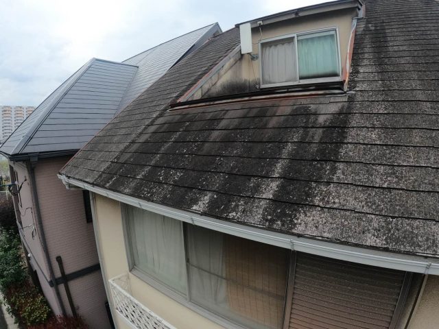 福岡市博多区の経年劣化が著しいカラーベストの屋根