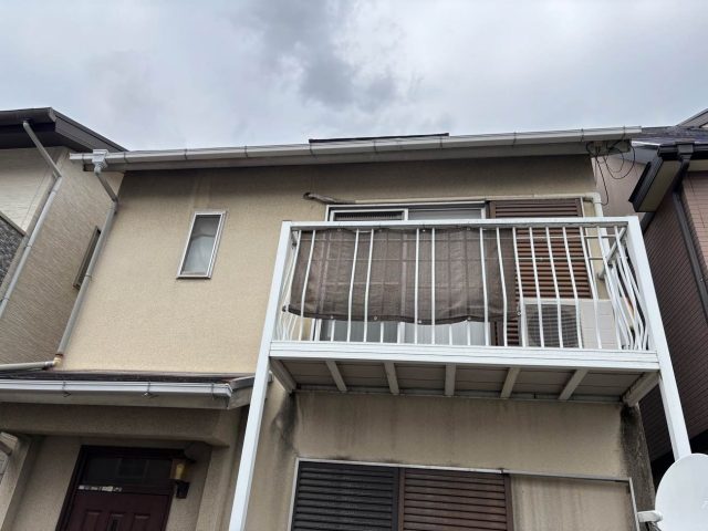 福岡市博多区にて雨漏りしたカラーベスト屋根の調査｜天井にも雨染みを確認！