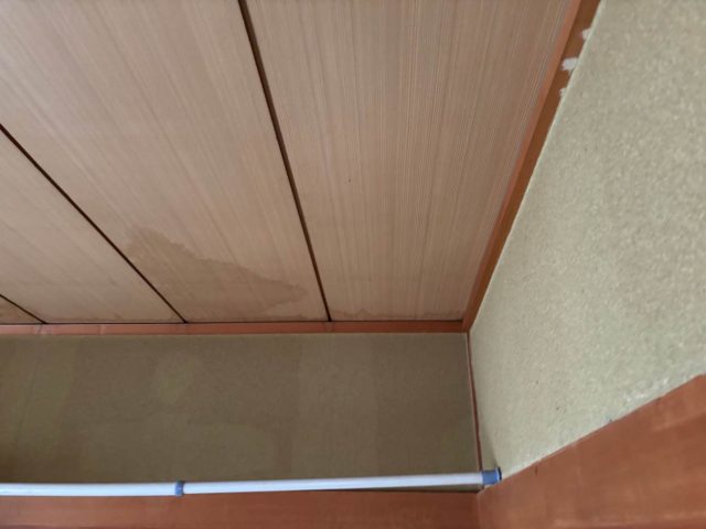 福岡市博多区の和室の天井の雨染み