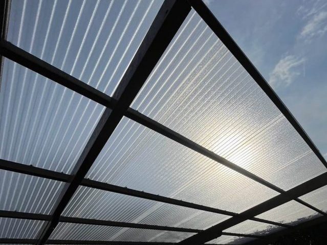 太宰府市の透過性の高いポリカ波板