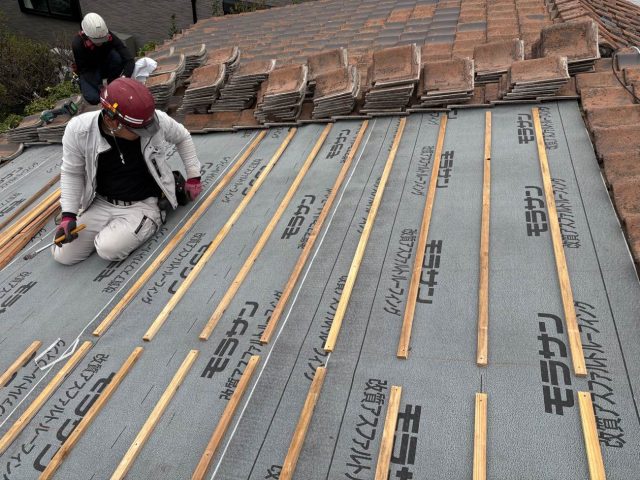 福岡市南区にて瓦の割れが原因で雨漏り！屋根葺き直しで完全修復＆再発防止