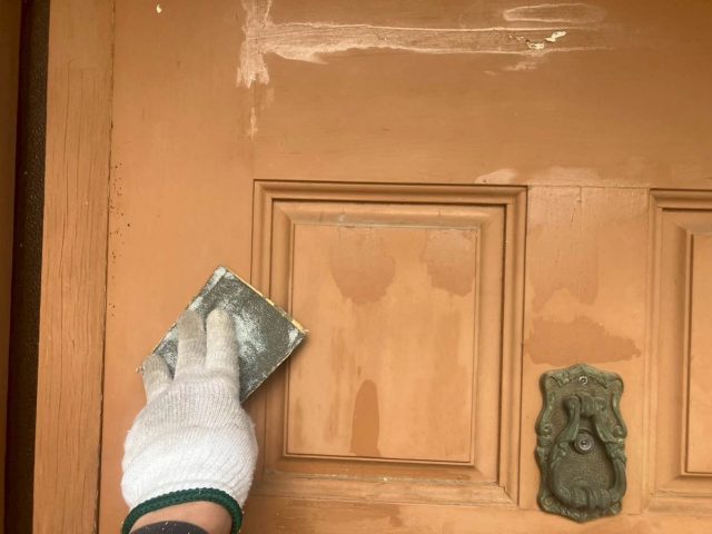 福岡市早良区の玄関ドアのケレン