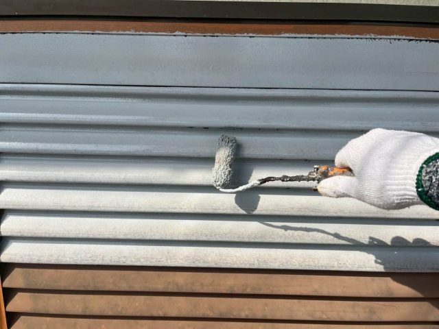 福岡市早良区の雨戸の塗装の下処理