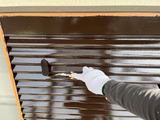 福岡市早良区の雨戸の上塗り