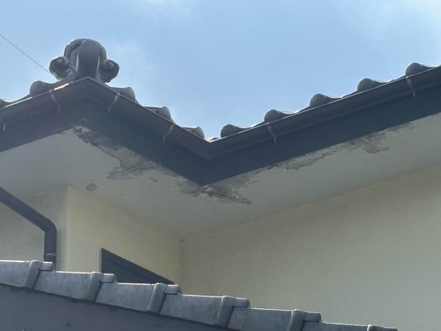 筑紫野市の軒天の雨染み