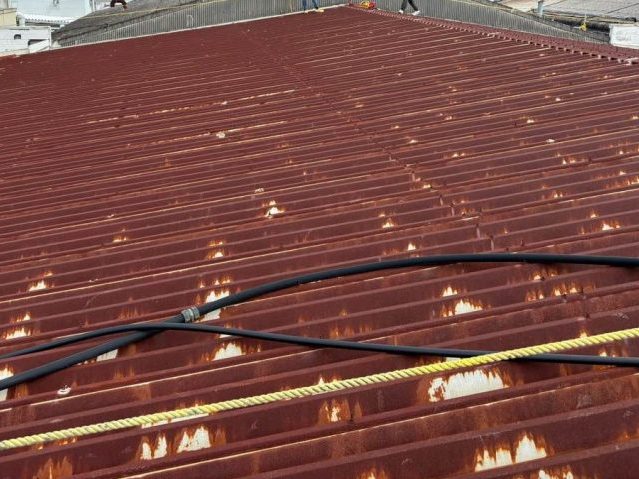 大牟田市の劣化した工場屋根